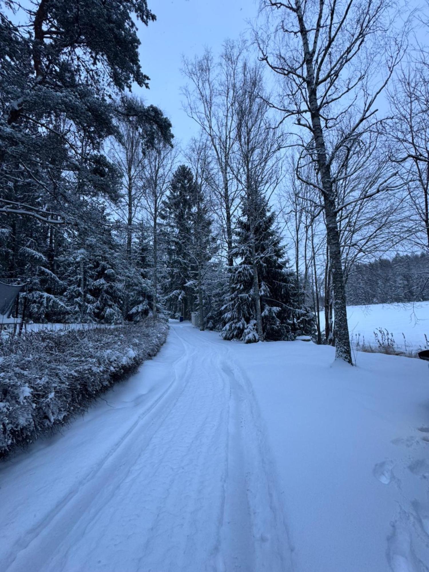 Mysig Stuga I Naevesta Örebro Exteriör bild